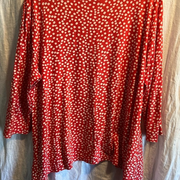 Chicos size 2. Woman’s size 12. Polka dot. Orange red. 3/4 sleeve. Wavy bottom. - Picture 5 of 5